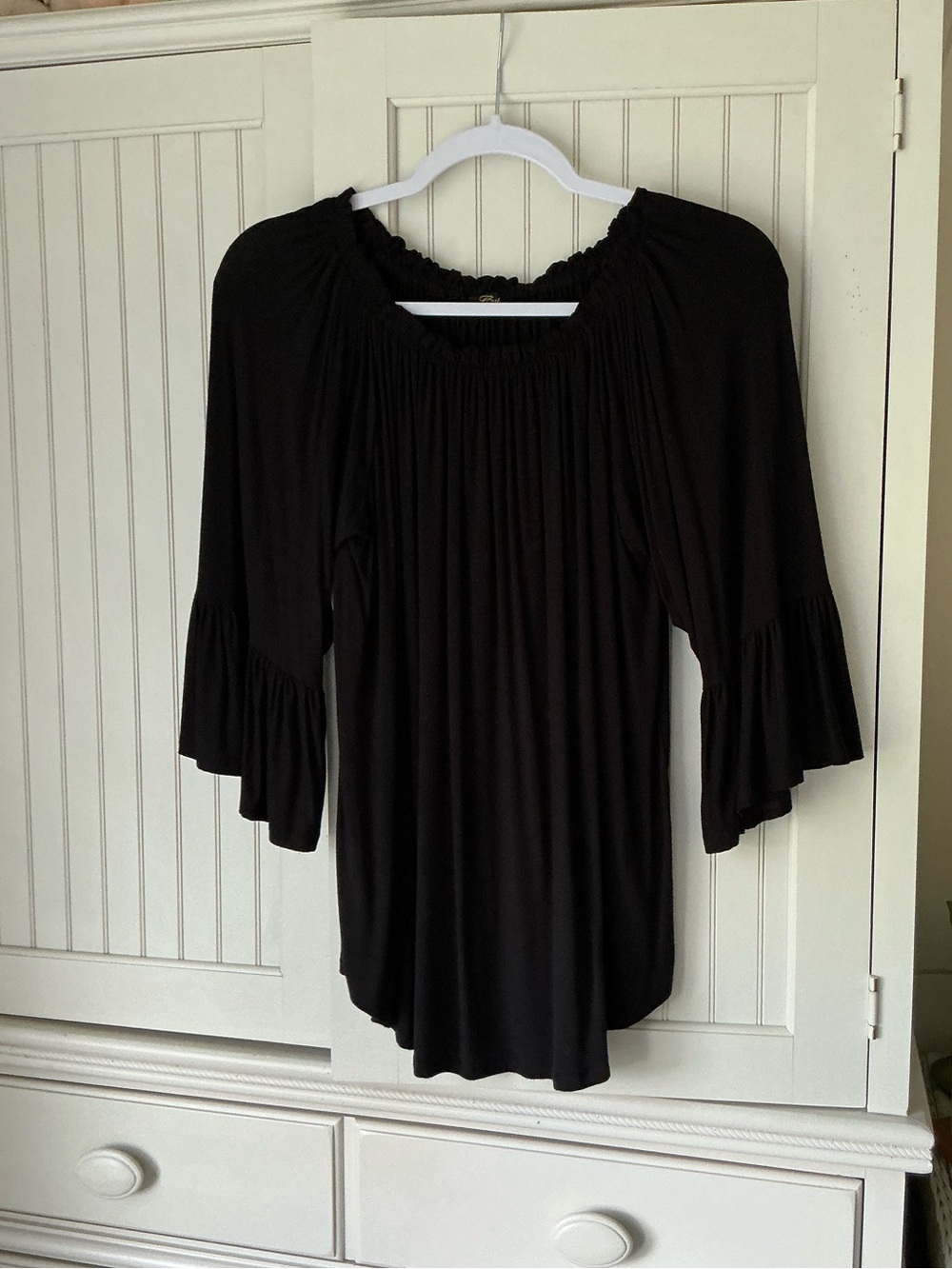 Fabulous NWOT Black Elastic Gathered Neckline 3/4 Sleeve Top 💋